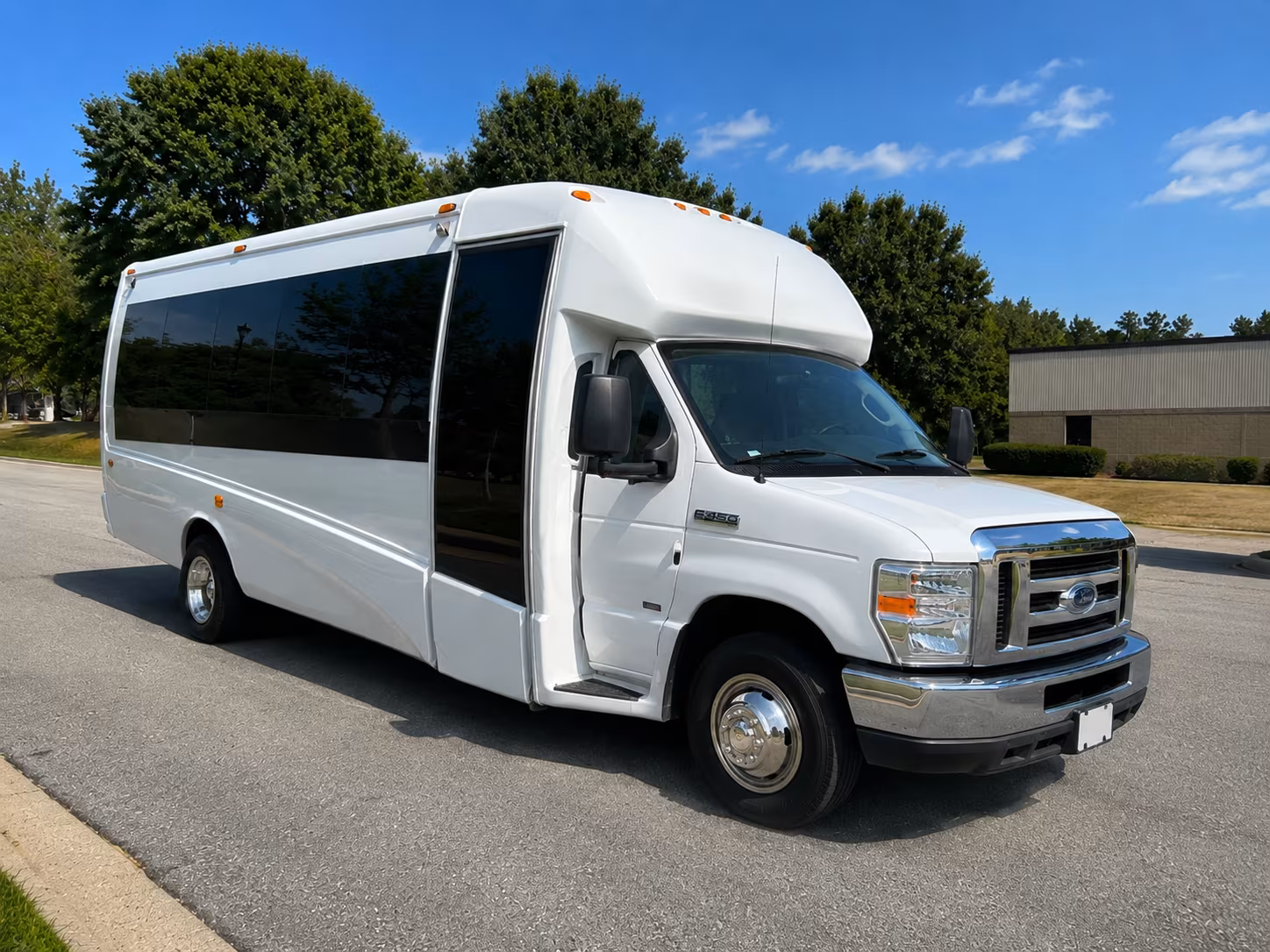 minibus and sprinter van rentals for executive groups and small corporate teams in sioux falls
